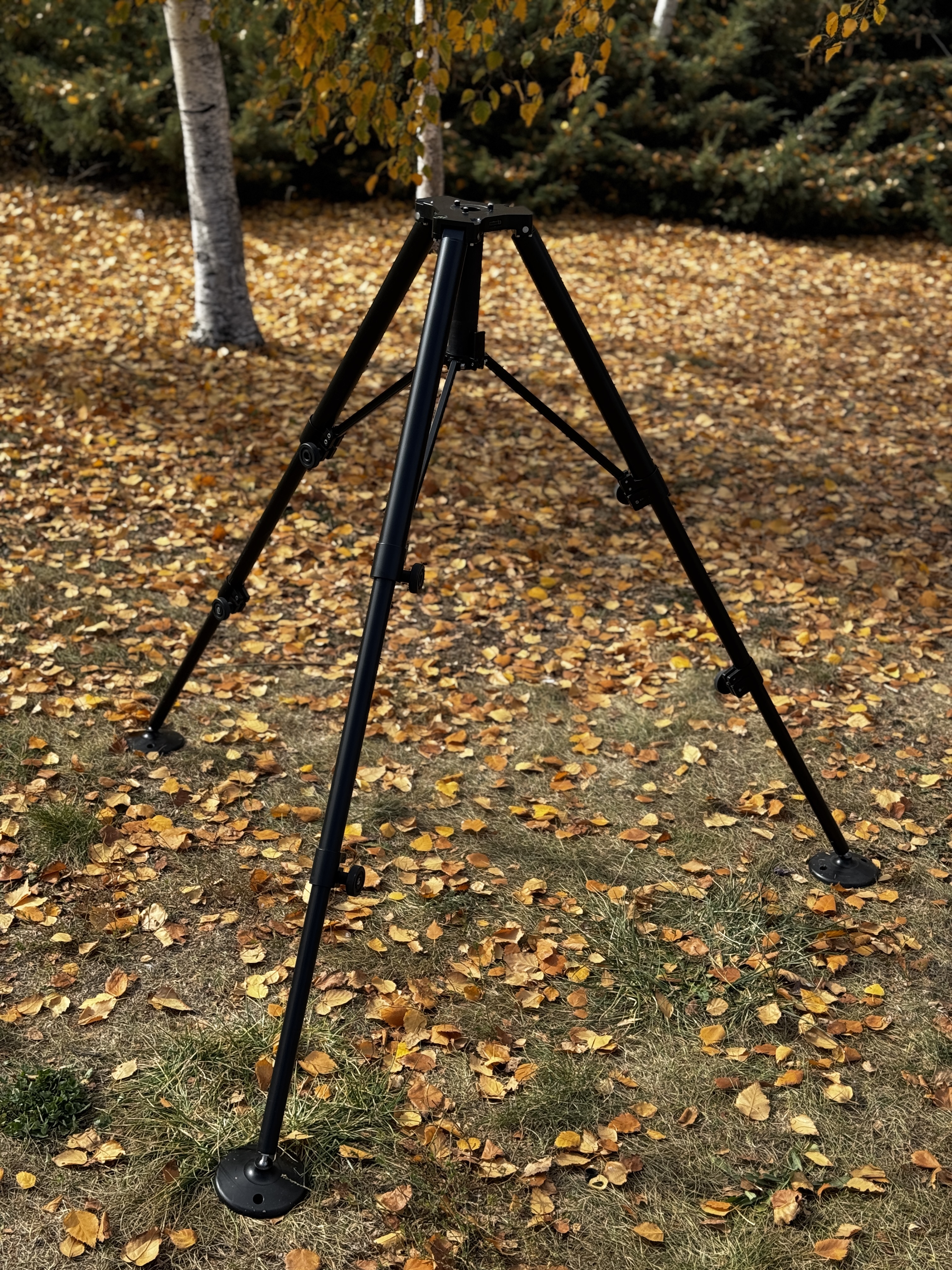 TMM10-Medium-Duty-Tripod-(3)