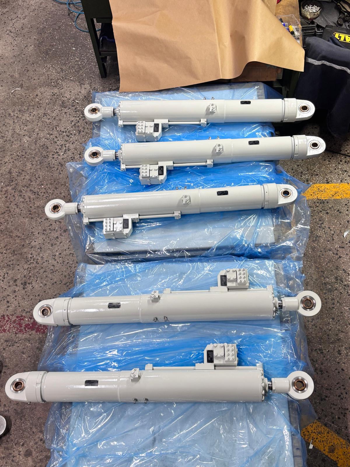 12576115_EQUILIBRATOR-ELEVETING-MECHANISM-M109-155MM-HOWITZER